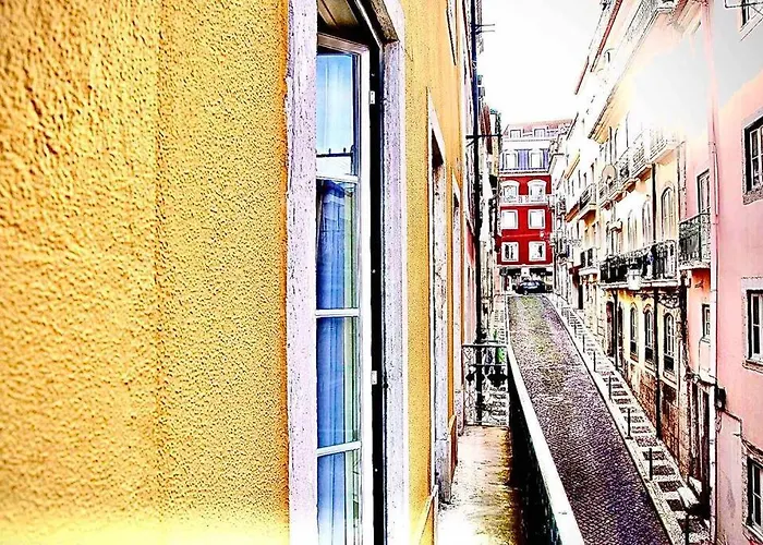 Charming Flat In Chiado-lisbon Διαμέρισμα Lisboa