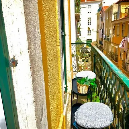 Charming Flat In Chiado-lisbon Апартаменты Лиссабон