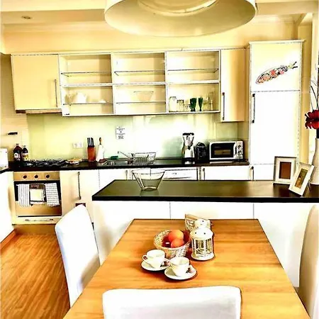 Charming Flat In Chiado-lisbon Apartamento