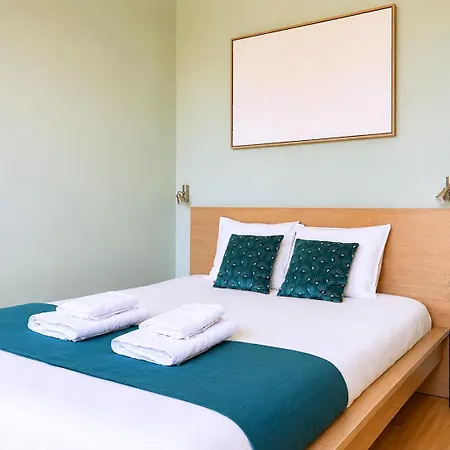Charming Flat In Chiado-lisbon