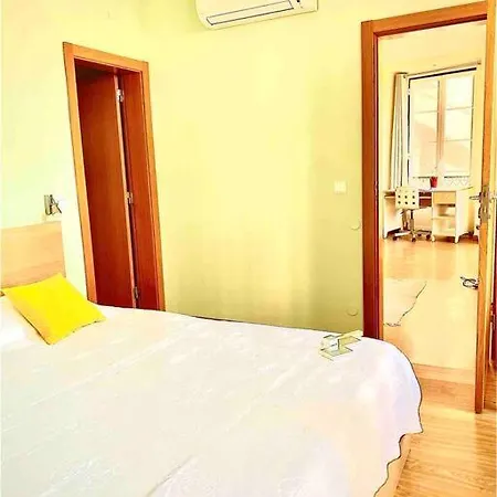 Appartement Charming Flat In Chiado-lisbon *
