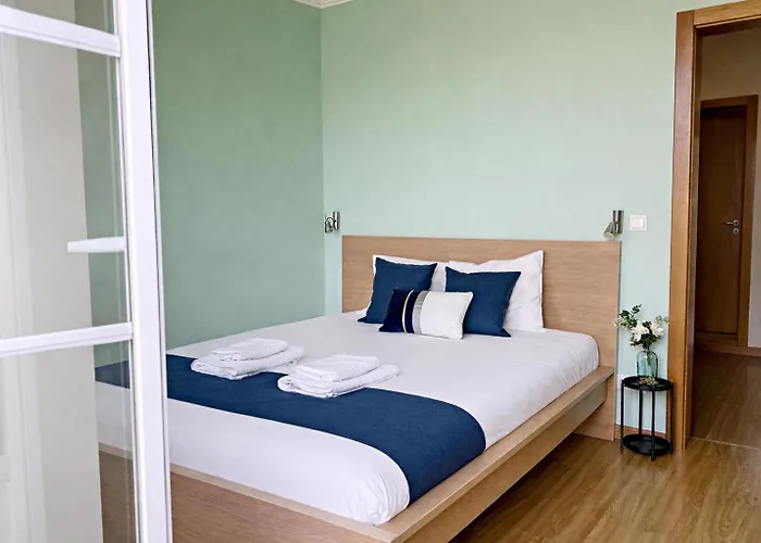 Daire Charming Flat In Chiado-lisbon