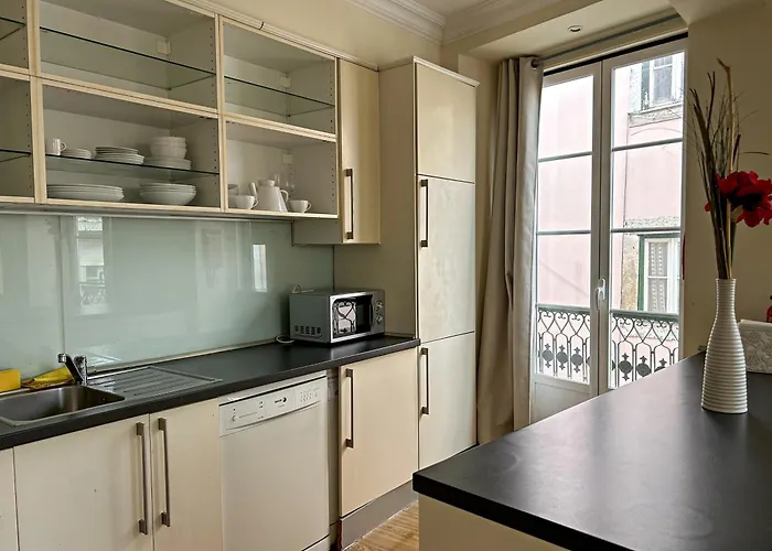 Daire Charming Flat In Chiado-lisbon